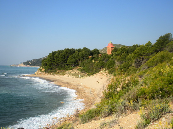 Kh&aacute;m ph&aacute; b&atilde;i biển V&agrave;ng ở T&acirc;y Ban Nha